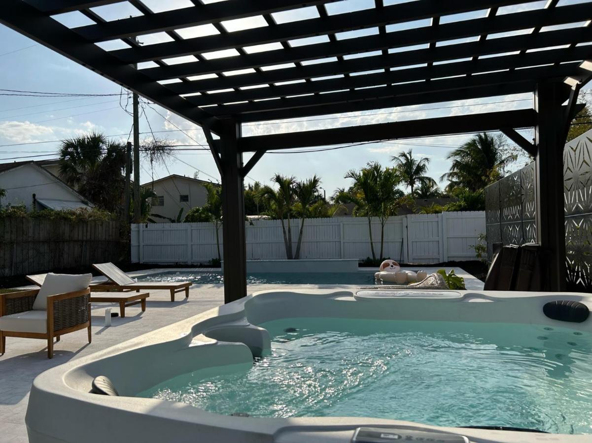 Jungle Cottage With Luxury Pool, Hot Tub And More! Lake Worth Beach Eksteriør bilde